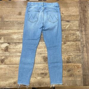 MOTHER Jeans - The Looker in ankle fray- ready to roll wash